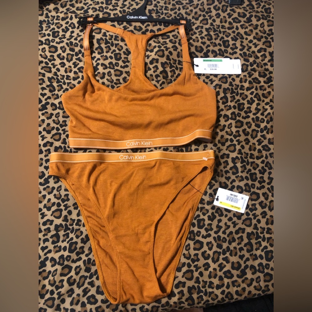 Calvin Klein Set, New